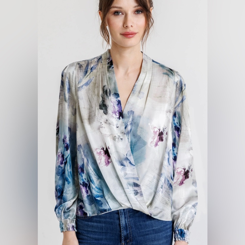 GO by GO SILK New York‎ Long Sleeve Blouse Top Washable Blue Watercolor V Neck